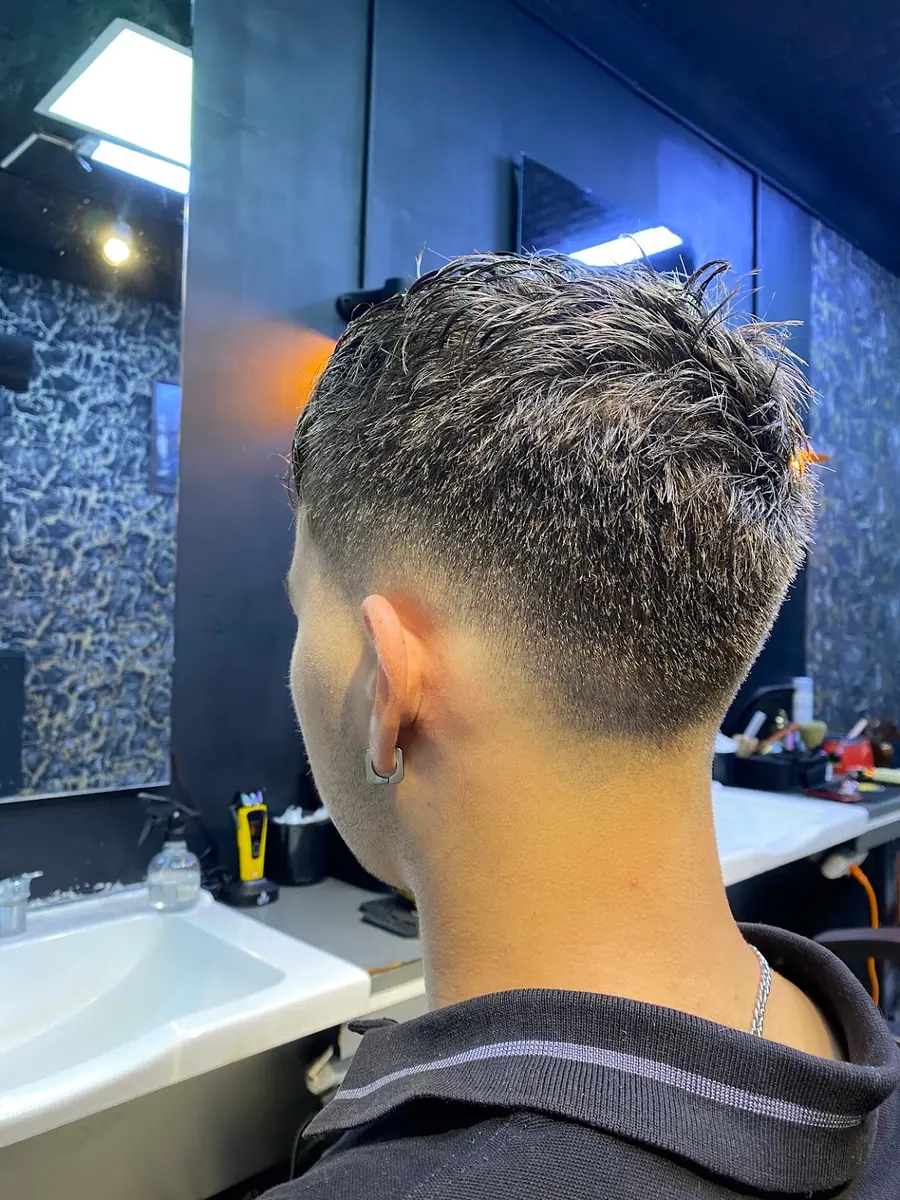 SALOON SY